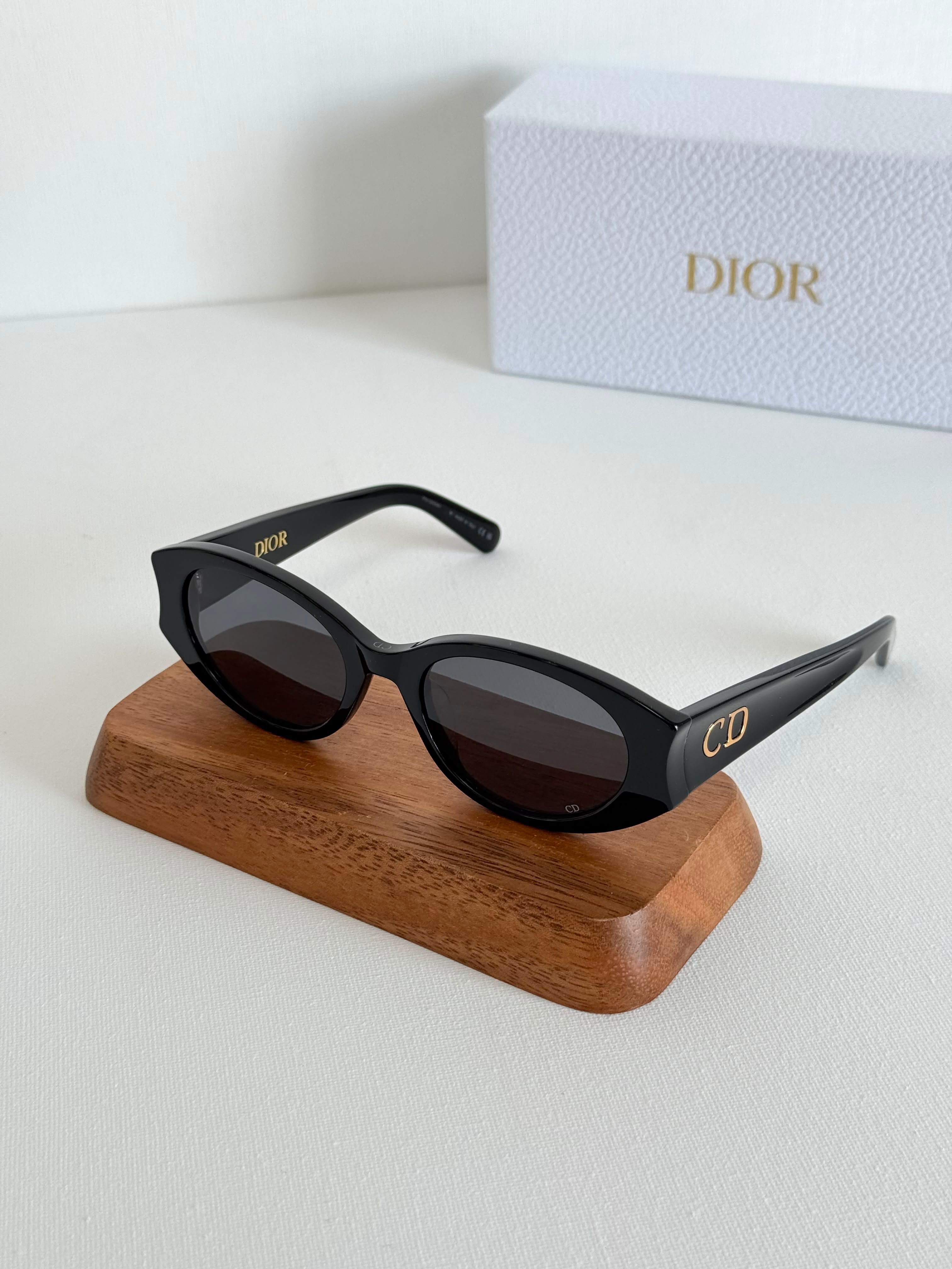 Dior sunglasses 🕶️