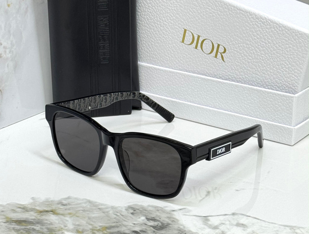 Dior sunglasses 🕶️