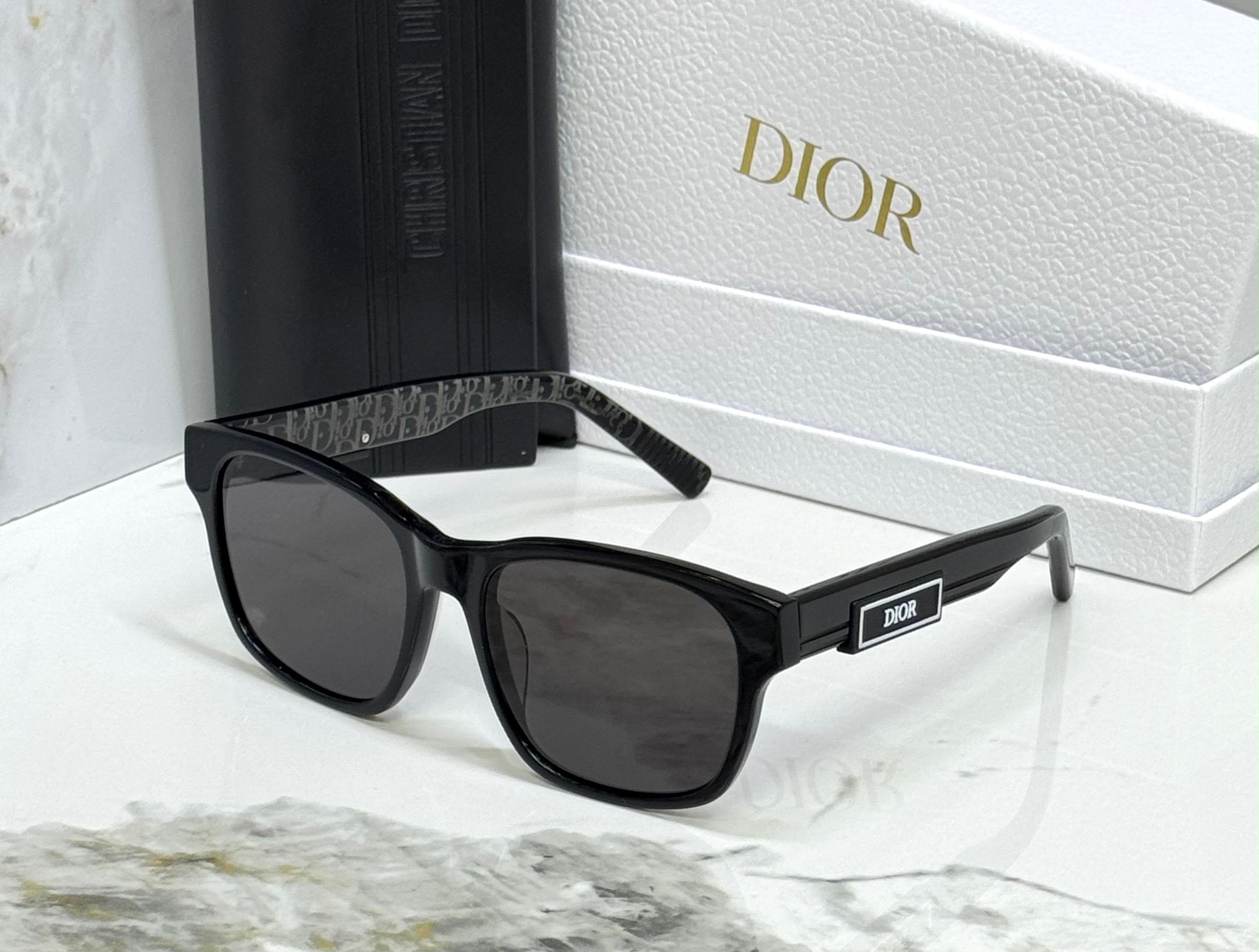 Dior sunglasses 🕶️
