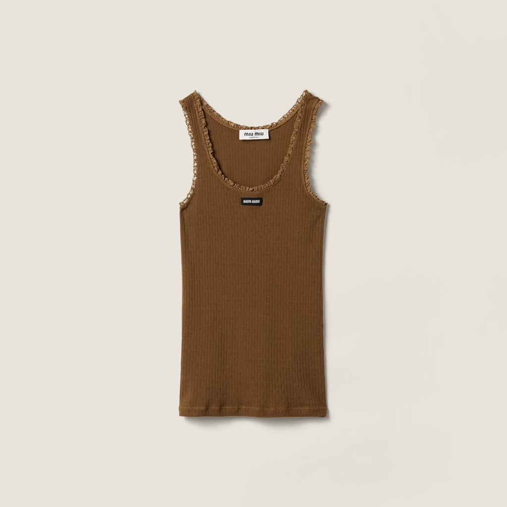 Tank top lady 🤍